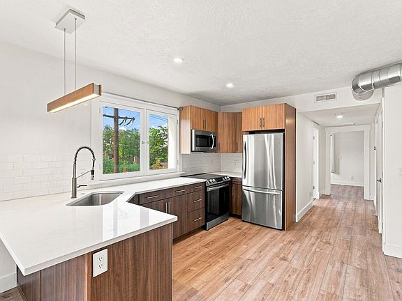 3rd image of 561 N Center St #3