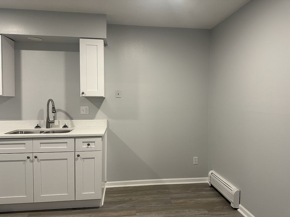 1st image of 2907 La Salle Ave #10