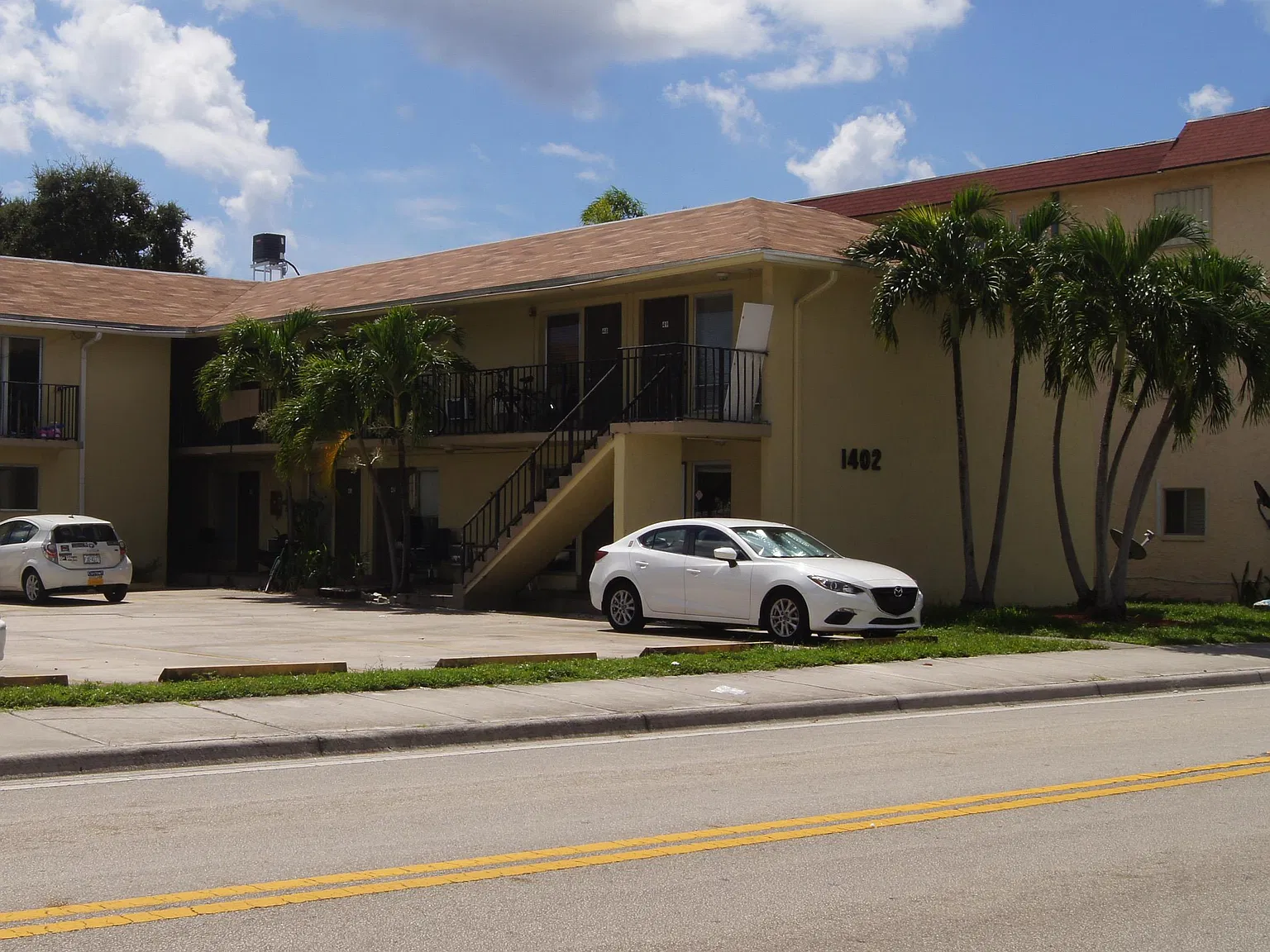 Lake Worth Villas — Photo 2
