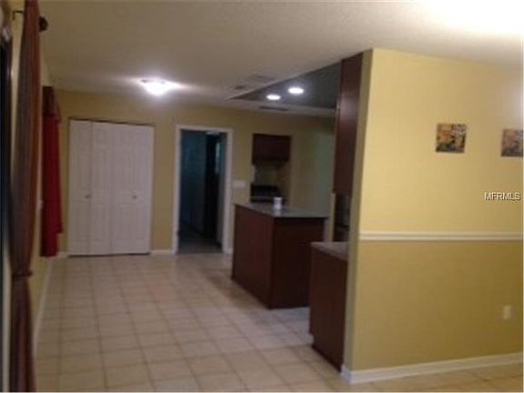 4th image of 33 Poinsettia Dr
