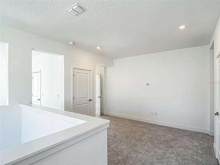 410 S West Shore Blvd — Photo 41