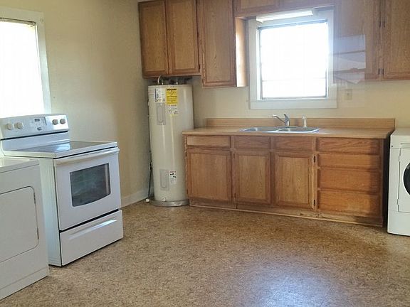 5th image of 832 Quebe Ln