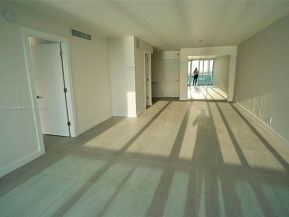 5th image of 6770 Indian Creek Dr APT 10M