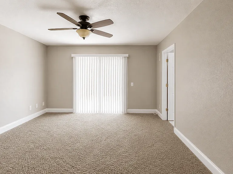 451 Springvalley Dr — Photo 9