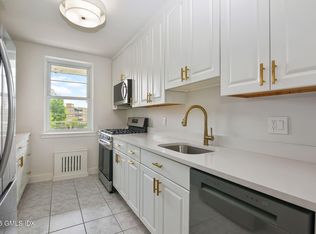 4 Putnam Hill Rd APT 2E, Greenwich, CT 06830