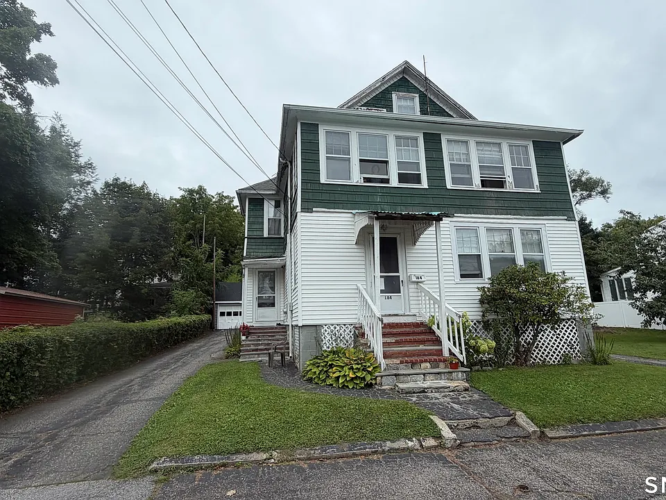 182 Beechwood Ave