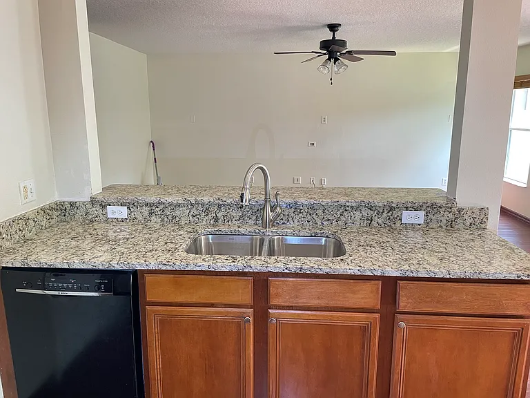15652 Galbi Dr — Photo 10