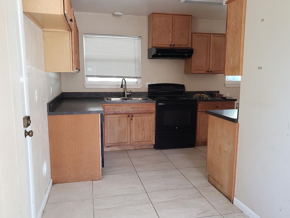 1st image of 5213 Trail Lake Dr