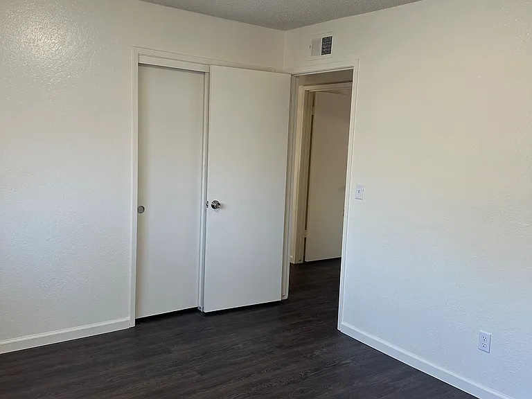 1529 Santa Ana Ave — Photo 10