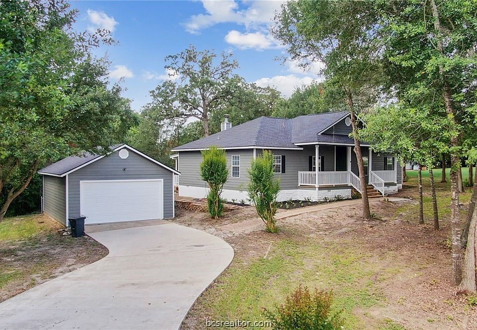 1st image of 10700 Lakefront Dr