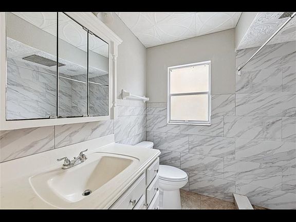 4th image of 46 N Fairfax Ave #40
