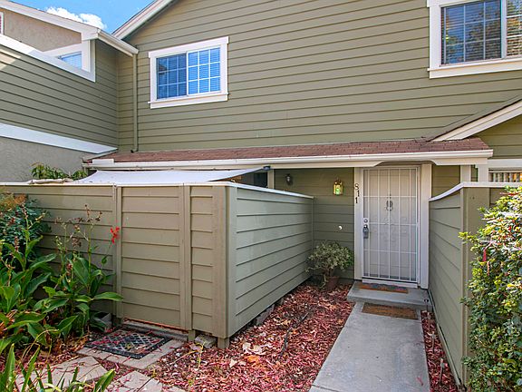 5th image of 811 Shelter Cove Way