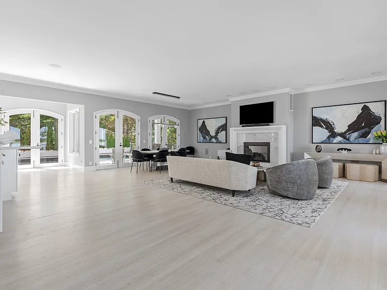 26 Three Mile Harbor Dr — Photo 5