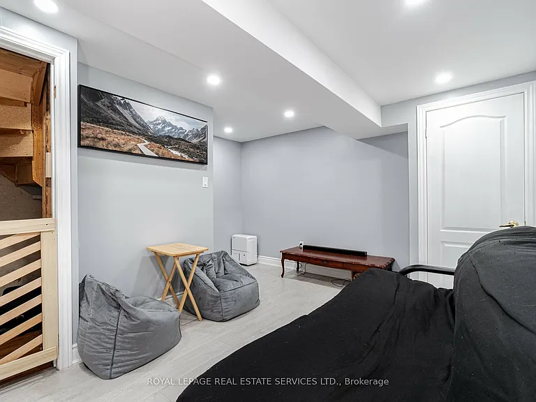10 Mullis Cres — Photo 18