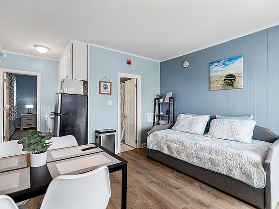 3rd image of 44 E Grand Ave #462