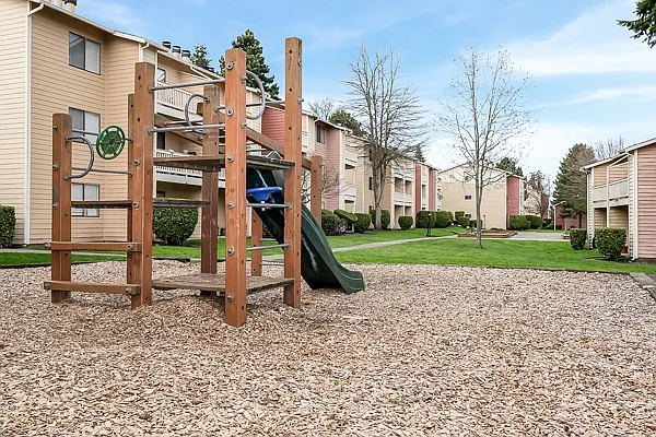 Crystal Springs Apartments — Photo 118