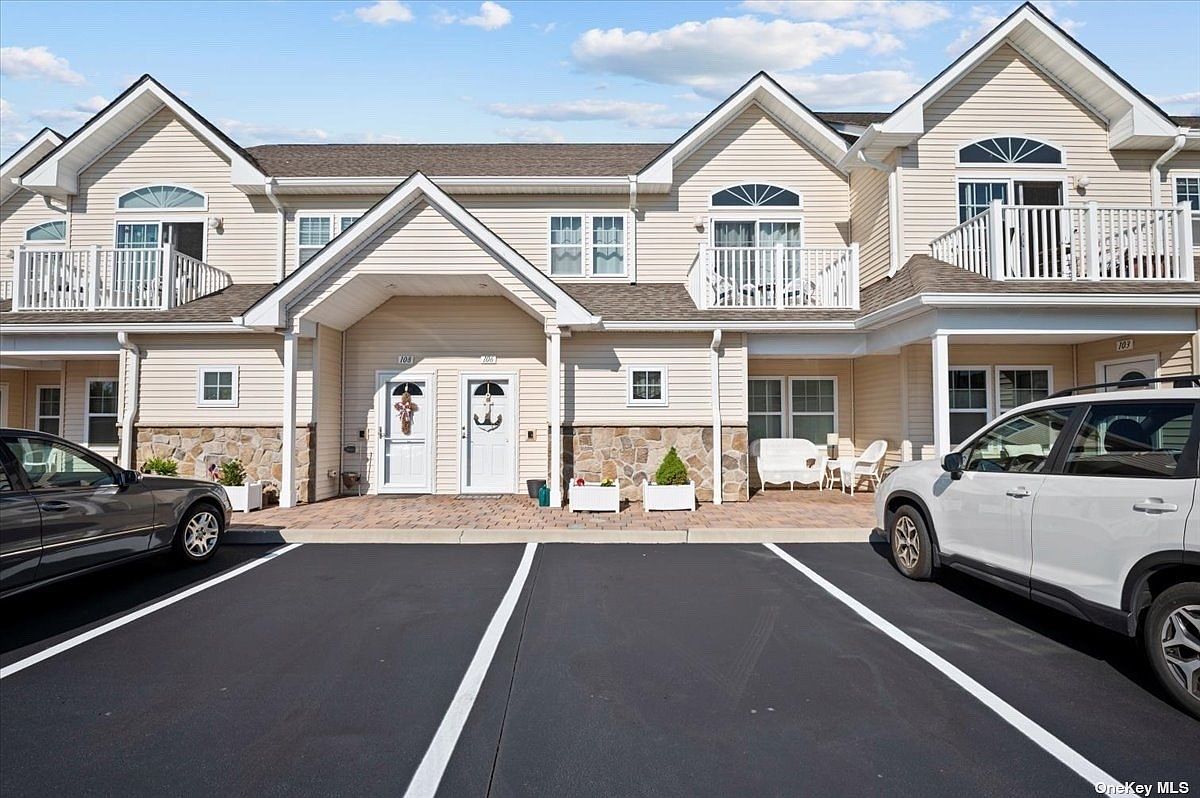 106 Captains Way UNIT 106, Copiague, NY 11726 Zillow