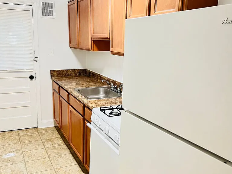 8717 Plymouth St — Photo 24