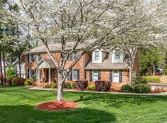 4th image of 6208 Phyliss Ln