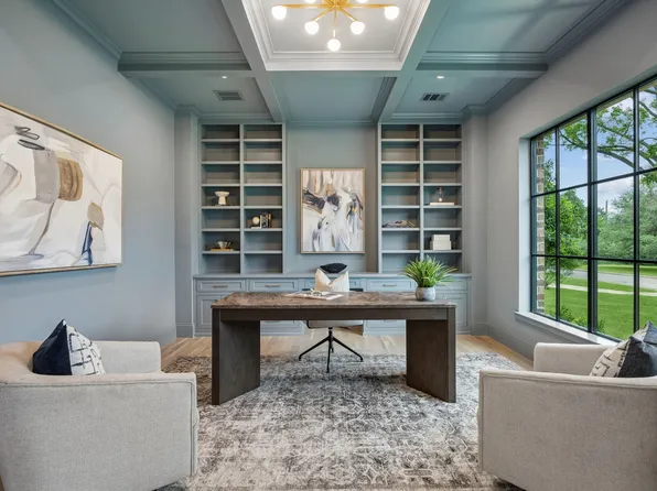 10128 Coppedge Ln, Dallas, TX 75229