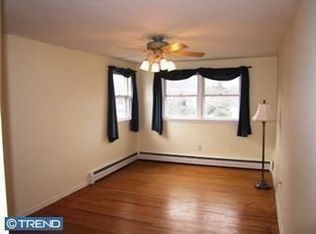 1460 Sandys Ln, North Wales, PA 19454