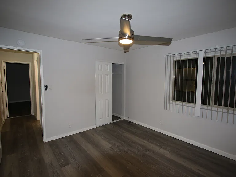 210 W Lemon Ave — Photo 26