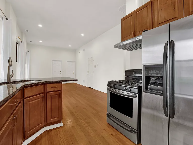 2859 S Lowe Ave #2F — Photo 5