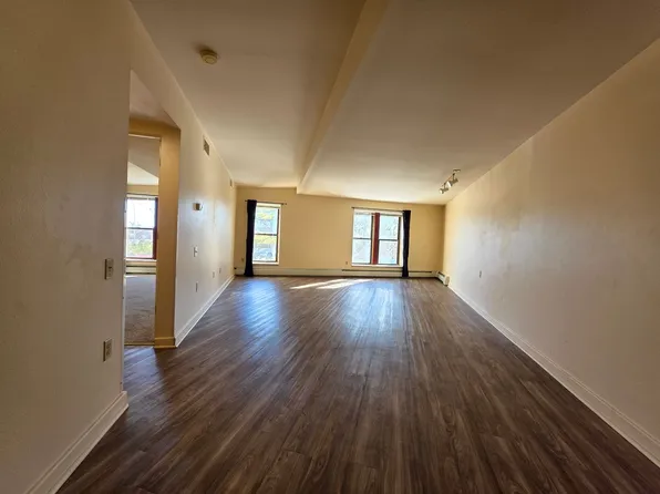 Dunlap Square-Bijou, 1722 Main St APT 201, Marinette, WI 54143