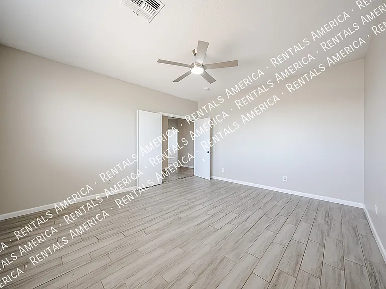 3825 S 60th Dr — Photo 22