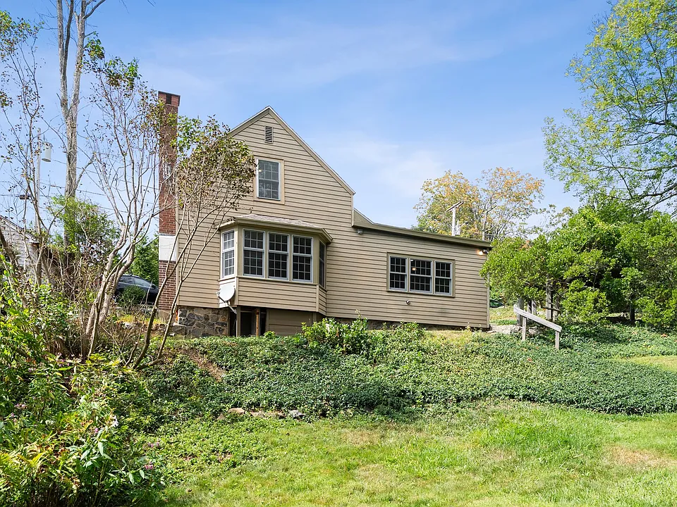 5 Sentry Hill Rd