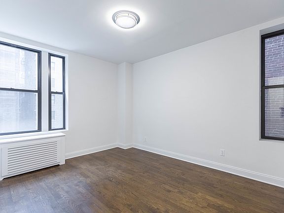 5th image of 200 W 58th St APT 4B