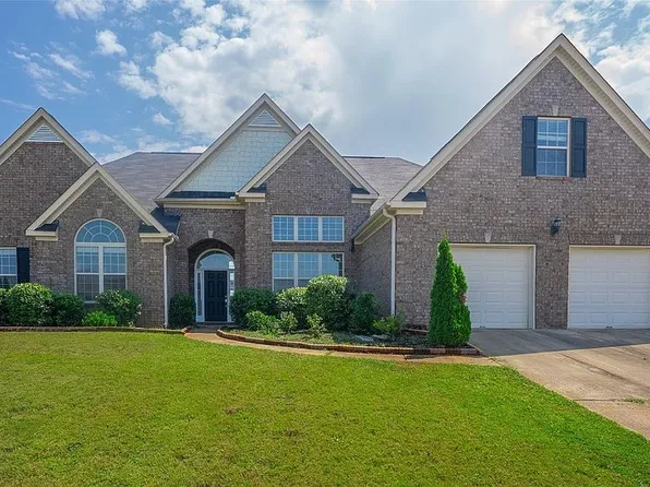 8 Honor Dr, Fort Mitchell, AL 36856