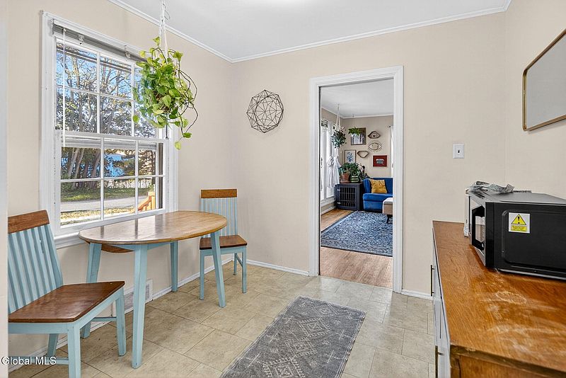 5th image of 45 Buell Street