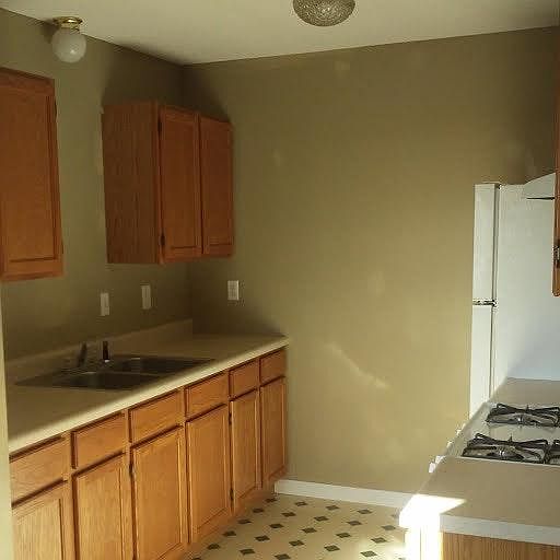 2nd image of 77 E Queenwood Rd APT C