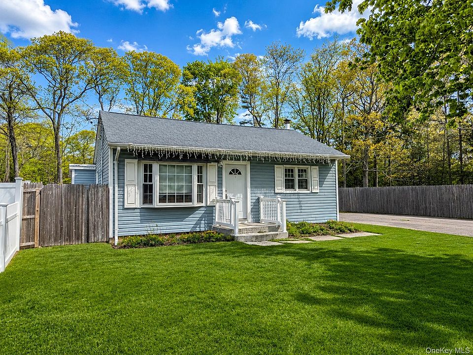 1st image of 137 Baybright Drive E