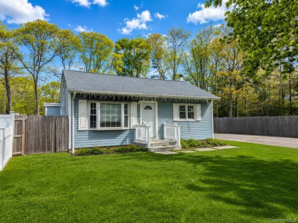 137 Baybright Drive E, Shirley, NY 11967