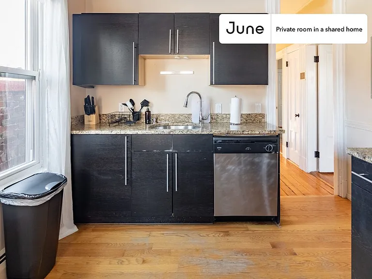 71 School St #C — Photo 4