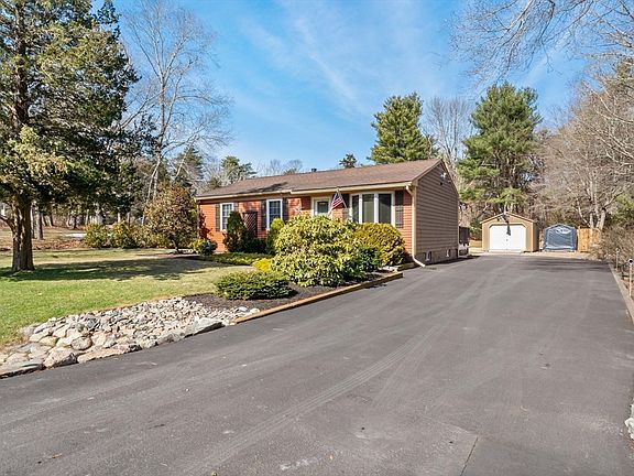 3rd image of 22 Lakeside Ave