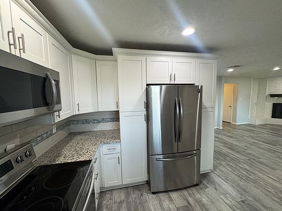 5th image of 3227 Fern Rock Dr