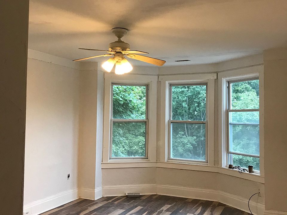 2nd image of 165 Eastern Ave #2