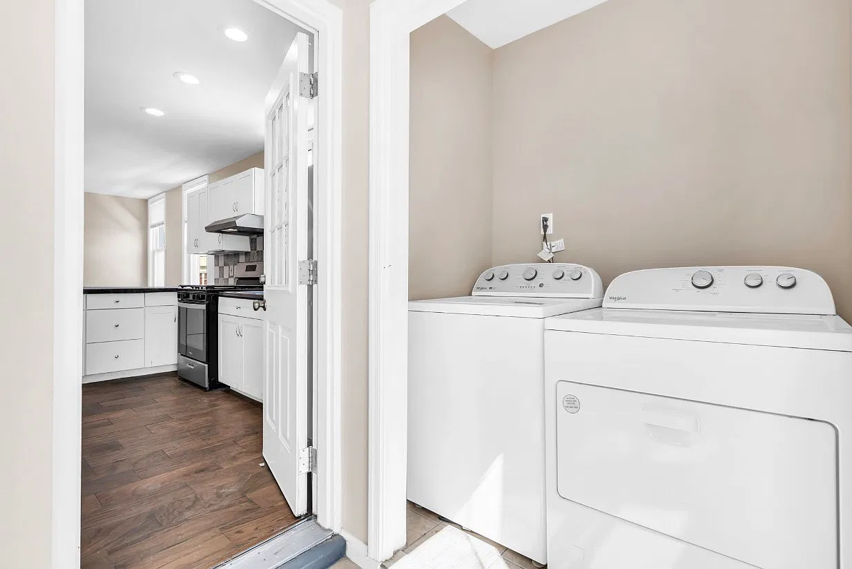 3 bed, $2,950 — Photo 3