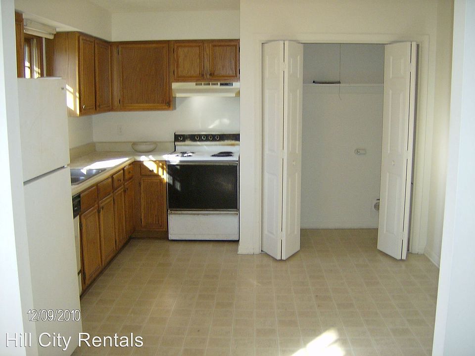 2nd image of 952 Grand Arbre Dr