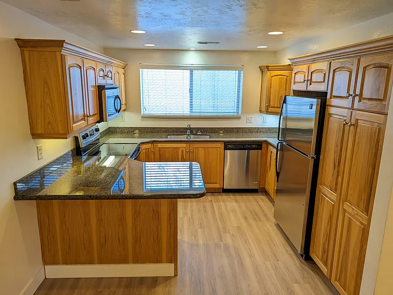 1000 E Center St #3 — Photo 2