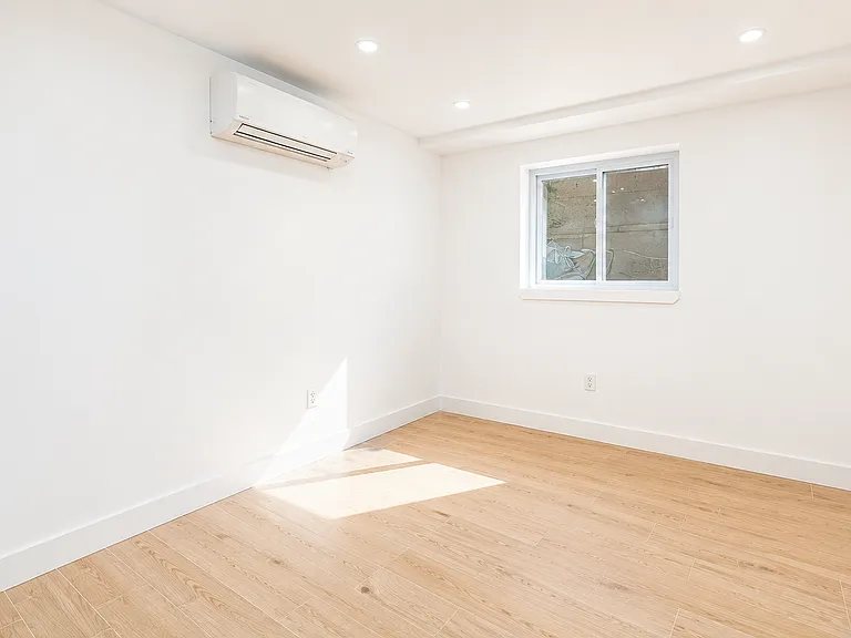 323 Hart St #1E — Photo 12