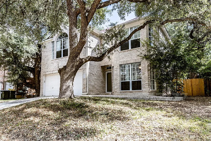 4 bed, 3.5 bath, 2281 sqft, $1,997 — Photo 3