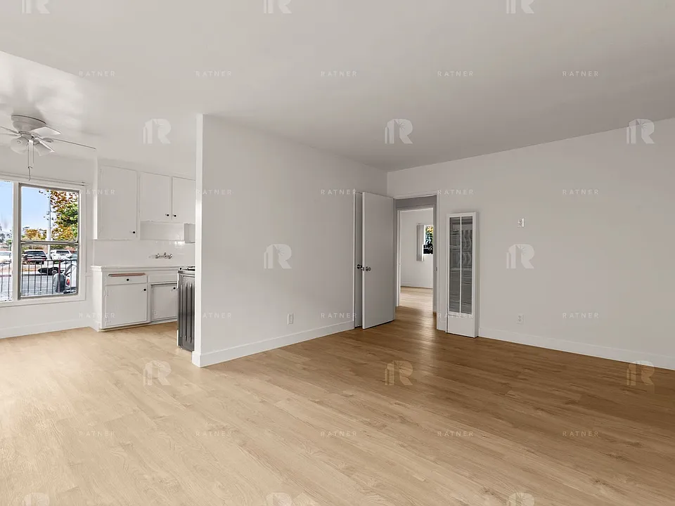 (An/Ji/Yo:C) 7111 Whitsett Avenue