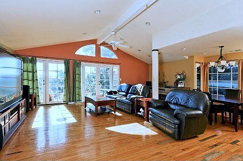 2nd image of 285 N Linda Vista Ave