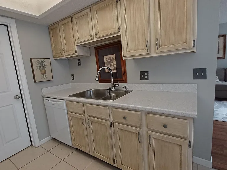56 Highpoint Dr — Photo 7