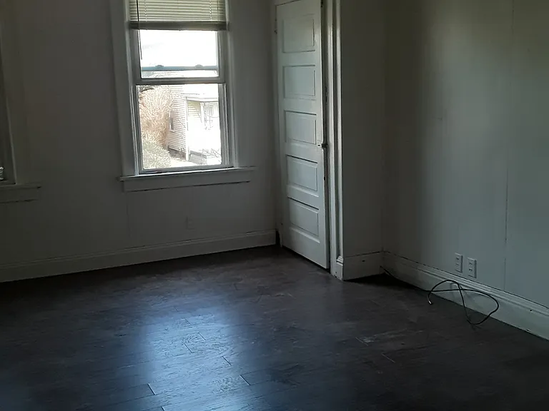 699 Melrose Ave #2 — Photo 10