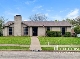 1209 Meadow Creek Dr, Lancaster, TX 75146